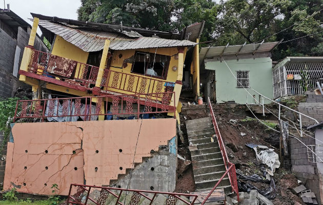 Cuatro personas afectadas tras colapso de una residencia en Los Andes. Foto: Redes sociales.