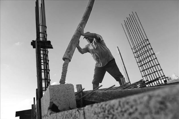 La situación de las industrias vinculadas al cemento, en el año 2018, muestra signos de alarma.  Foto: EFE.