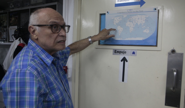 Dr. Bernardo Fernández García, profesor de la UP y director de la Estación RN50. Foto de Víctor Arosemena