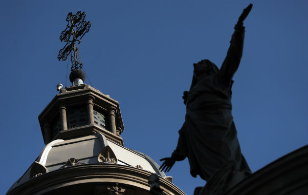 Un proceso canónico determinó verosímil la denuncia, y dio cuenta de otras acusaciones, como tocamientos a un seminarista y a un menor de edad, las que quedaron archivadas.