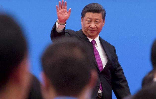 Xi se comprometió a promover altos estándares financieros y medioambientales. Foto/AP