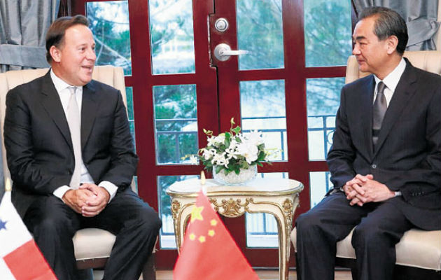  Juan Carlos Varela, presidente de Panamá, y Xi Jinping, presidente de la República Popular China.