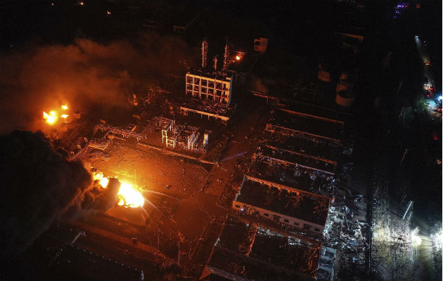 Foto aérea donde se observa la magnitud de la explosión. Foto: AP.