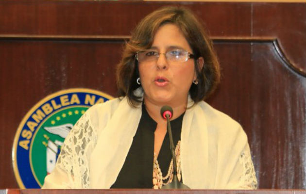 Eyda Varela de Chinchilla desconoce del fondo de fibra óptica para aumento a jubilados.