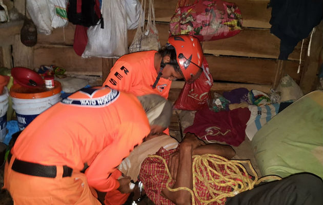Los dos rescatados fueron traslados hasta el hospital de San Félix en la provincia de Chiriquí.