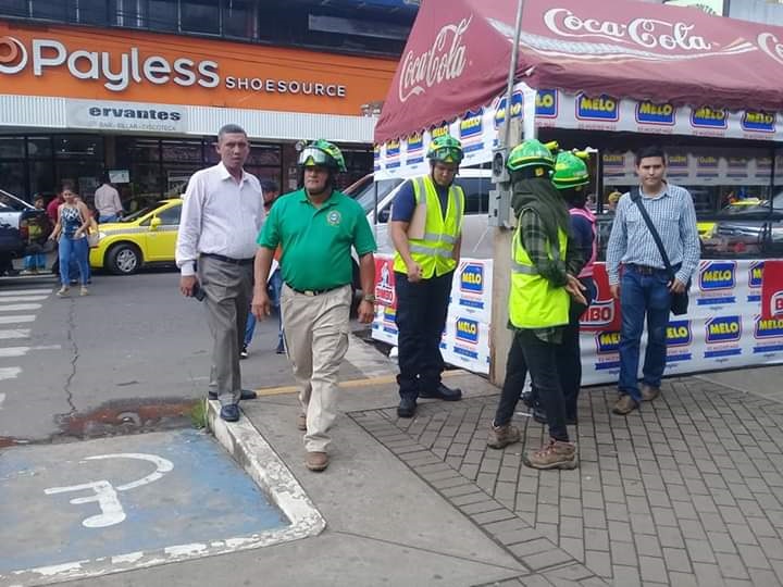  La inspección, se basó primordialmente en observar la ubicación de los puestos de ventas de comidas, las instalaciónes eléctricas las cuales no deben estar cerca de transformadores de electricidad. Foto/Mayra Madrid