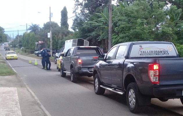 Se montaron varios operativos para dar con los delincuentes que robaron en el minisúper. Foto/José Vásquez