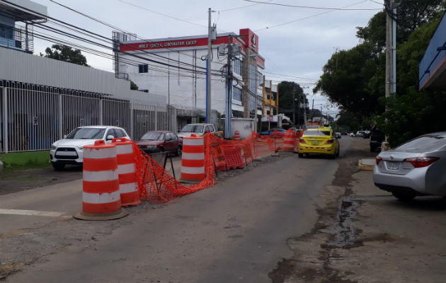 La obra está paralizada porque la empresa presenta problemas económicos. Foto: José Vásquez 