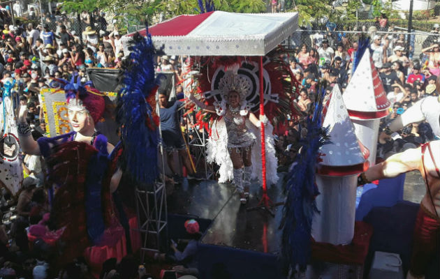 Pasadas las tres de la tarde, realizaron su ingreso las reinas al parque Unión de Chitré. 