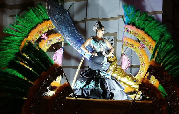 Las reinas de ambas tunas arrancan con el derroche de lujo y esplendor para los Carnavales del 2019. Foto/Thays Domínguez