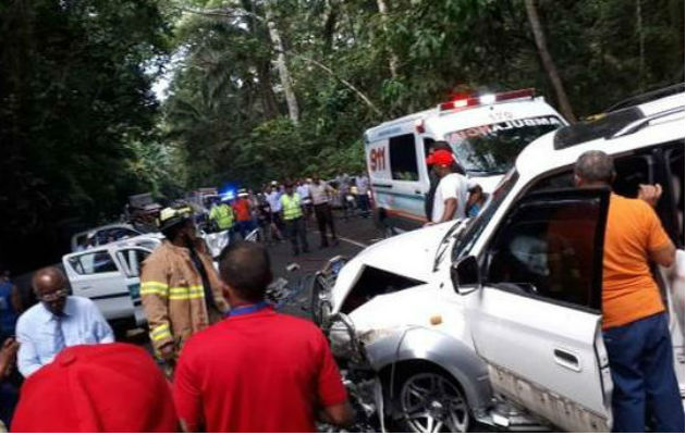Impactante choque entre varios vehículos. Foto: @TraficoCPanama