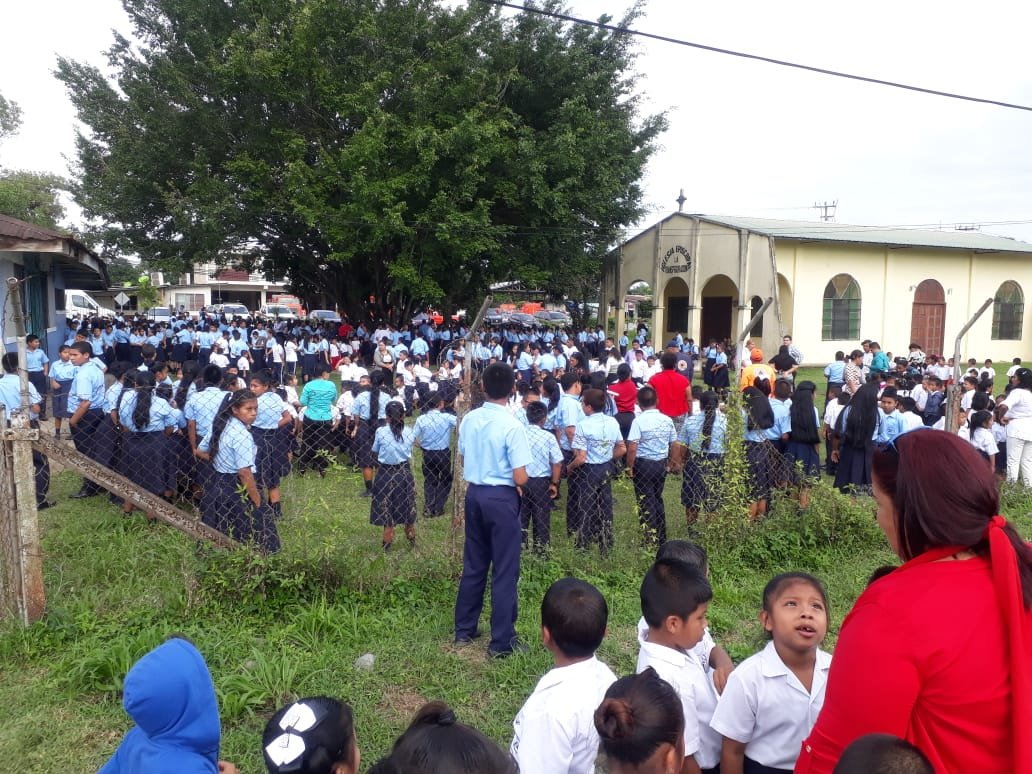 Los colegios activaron los planes de emergencia. Foto/Sinaproc