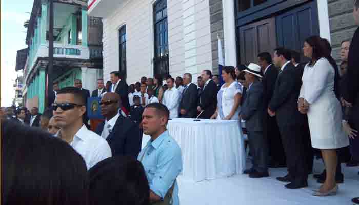 Juan Carlos Varela, firmó las mejoras a la Ley Puerto Libre durante la celebración del 5 de noviembre en la provincia de Colón. Foto/Diómedes Sánchez