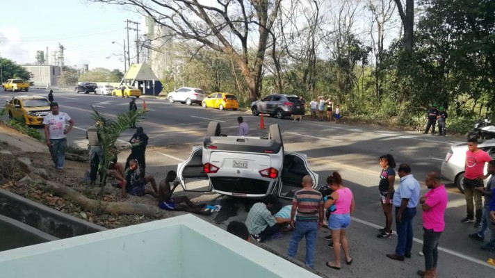 Las autoridades investigan las causas del accidente. Foto/Diómedes Sánchez