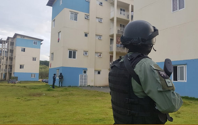 En Los Lagos de Colón se ha realizado una serie de operativo para bajar los índices de violencia. Foto/Diómedes Sánchez