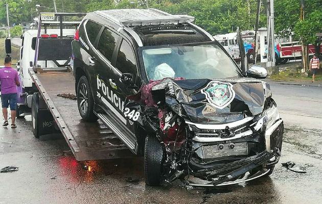 Así quedó el vehículo policial. Foto: Diómedes Sánchez.