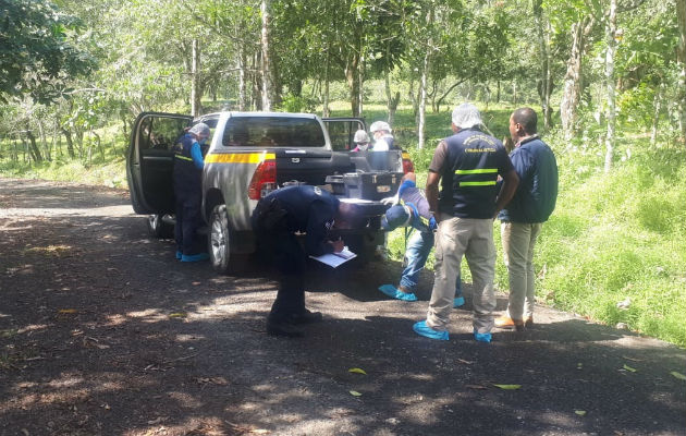 Los cuerpos fueron encontrados a orillas del camino. Foto: Diómedes Sánchez.