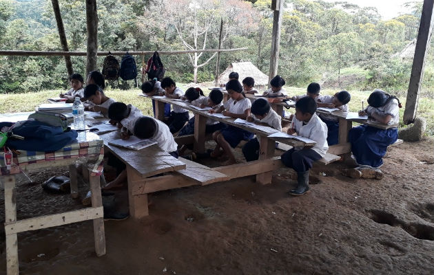 Confirmó que por el momento los docentes realizan los trabajos de planificación en San Félix.