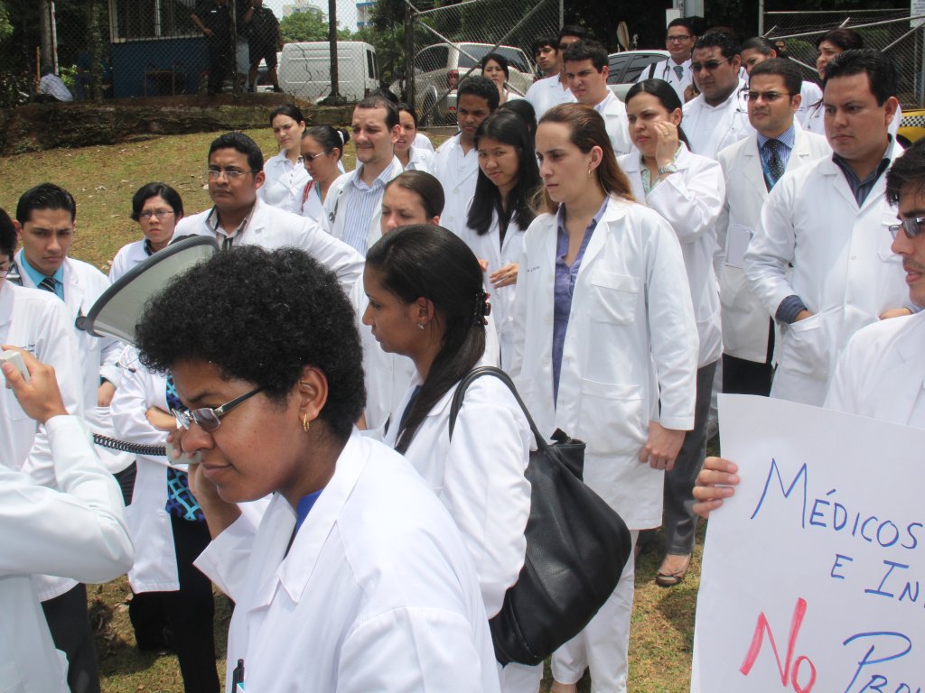 La Comisión Médica Negociadora Nacional (Comenenal). 