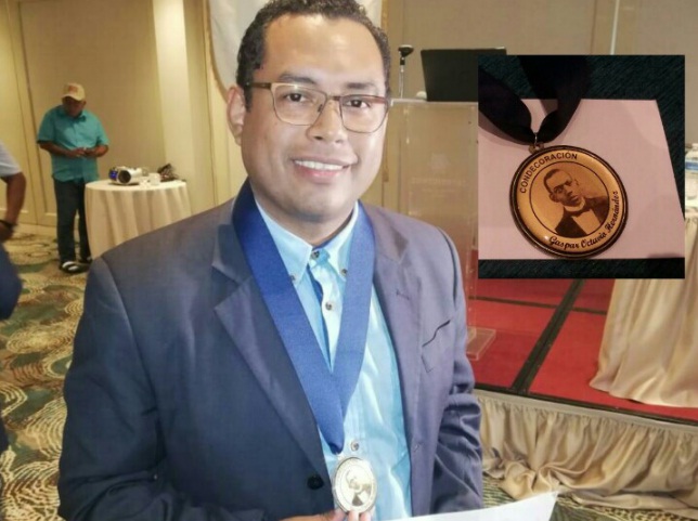 Adiel Bonilla, periodista de Panamá América. 