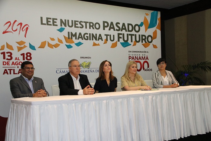Conferencia de prensa de la Feria Internacional del libro de Panamá- 13 al 18 de agosto en  Atlapa. Mesa principal.  Foto: Inac.