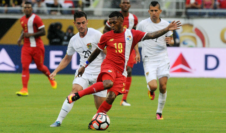 Alberto 'Negrito' Quintero de Panamá en el partido contra Bolivia en la Copa América Centenario. Foto:EFE