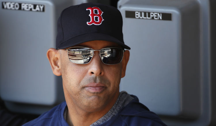 Alex Cora de los Medias Rojos de Boston. Foto:AP