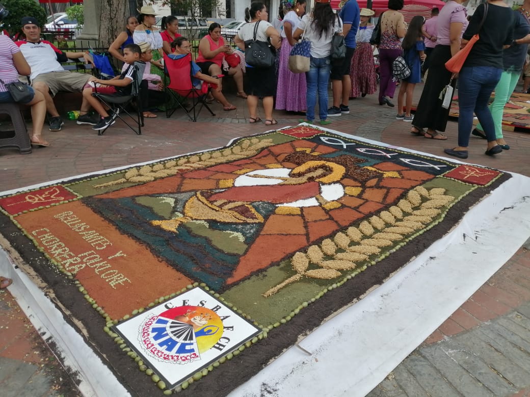 Primer Paseo de Danzas del Corpus Christi (infantil y juvenil) celebrado en el Centro Histórico de la Ciudad Capital. 