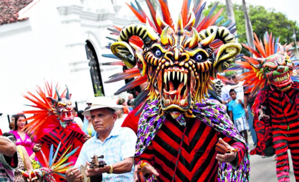 La fiesta de Corpus Christi en La Villa de Los Santos atrae la llegada de cientos de turistas nacionales y extranjeros.