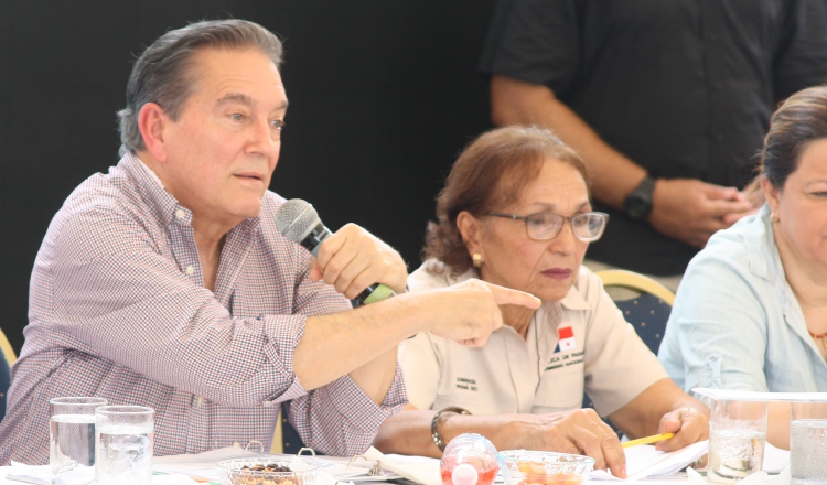 El presidente estuvo ayer en Capira, con el proyecto 'Colmena'. Foto de Eric Montenegro