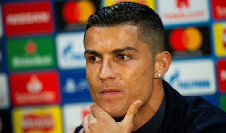 Cristiano Ronaldo atiende a la prensa Foot EFE