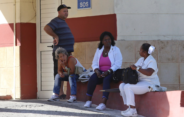 Bolsonaro criticó el modelo actual del Más Médicos, pero defendió su continuidad con diversas modificaciones, entre ellas que los galenos cubanos reciban el salario integral. FOTO/EFE