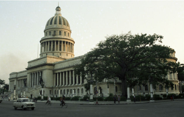 Vista del edificio del Capitolio Nacional en la ciudad de La Habana, Cuba. EFE