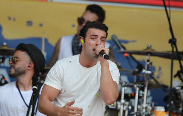 El cantante y actor estadounidense Jencarlos Canela en el concierto. Foto: EFE.