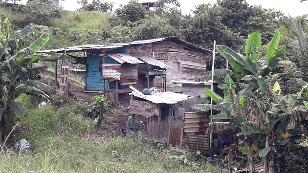 Entre los desalojados hay menores de edad, adultos mayores y personas con alguna discapacidad. Foto: Cortesía