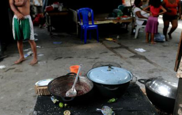 Los padres tienen que presenciar como sus hijos se van consumiendo, incapaces de hacer nada al respecto. Foto: EFE 