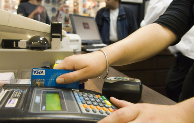 La morosidad en pago de tarjetas de crédito va en aumento. Archivo