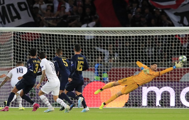 Ángel Di María anota su segundo gol ante Real Madrid. Foto:AP
