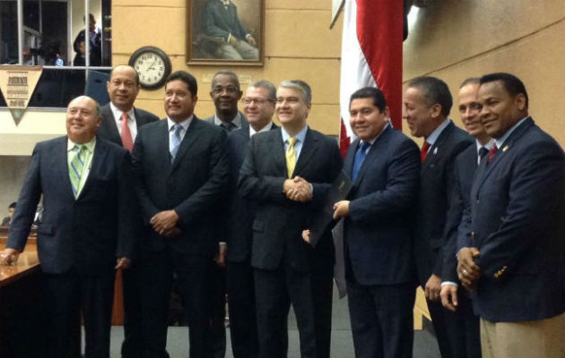 Diputados sacan provecho durante aprobación de presupuesto general del Estado. Foto: Panamá América.