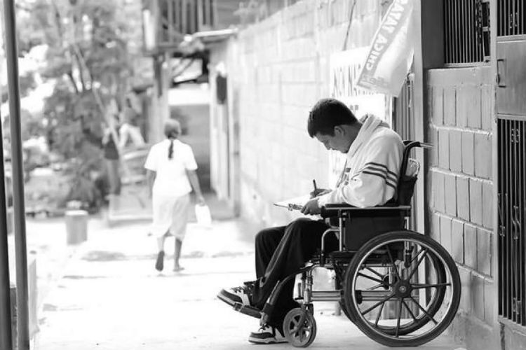 En toda sociedad, la persona con discapacidad puede encontrar su lugar si se le da la oportunidad de hacerlo.