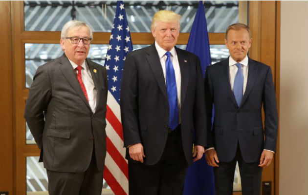 El presidente de loa Estados Unidos, Donald Trump y Jean-Claude Juncker, presidente de la Comisión Europea. EFE