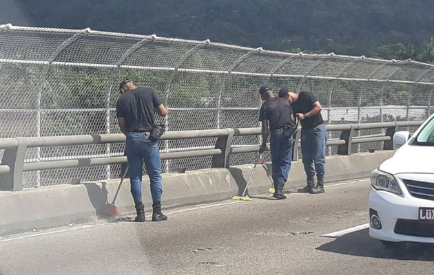 SPI limpia el Puente de las América. Foto/@TraficoCPanamá