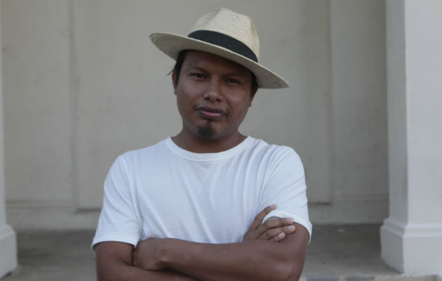 Duiren Wagua, cineasta guna, coproductor de La Casa de Papel en la comarca Guna en Panamá. Víctor Arosemena