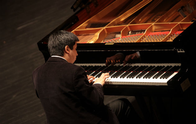 Durante el concurso, edición 2012, en el Teatro Nacional. /Foto: Archivo.