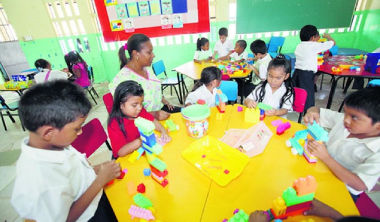 La educación preescolar se ha convertido en una necesidad para que niños entre 3 y 5 años comiencen a desarrollar habilidades. Foto de archivo