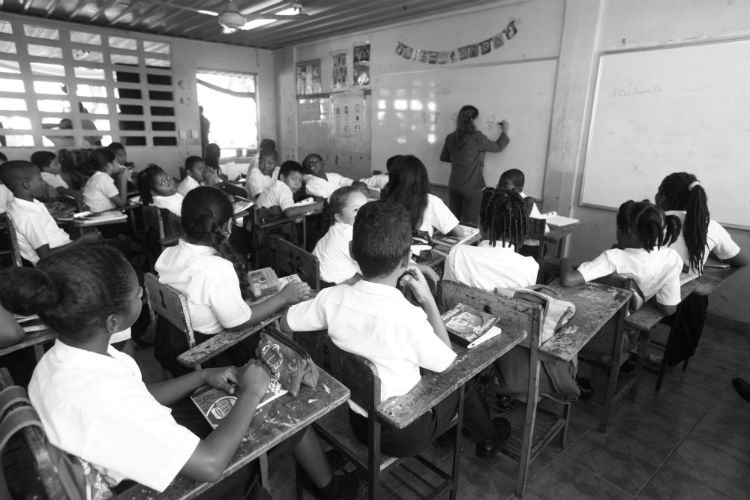 Hay que formar maestros y profesores con las competencias del siglo XXI. Foto: Archivo.