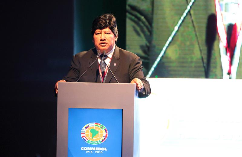 El presidente de la Federación Peruana de Fútbol, Edwin Oviedo. Foto EFE