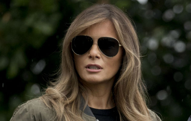 Por el momento se desconoce si Melania Trump mantiene su propósito de viajar o si por el contrario, finalmente, permanecerá en Washington.