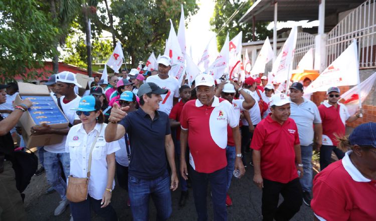 Los candidatos y alianzas políticas están trabajando en equipo para darle a conocer al pueblo cuáles son sus propuestas.