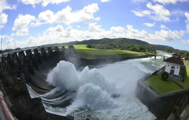 Las operaciones de vertido preventivo se hacen para mantener el nivel de los embalses a elevaciones seguras y evitar inundaciones.